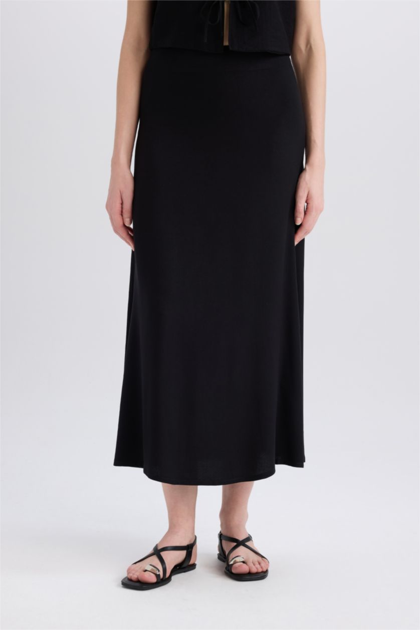 Woman Black A Cut Normal Waist Maxi Skirt