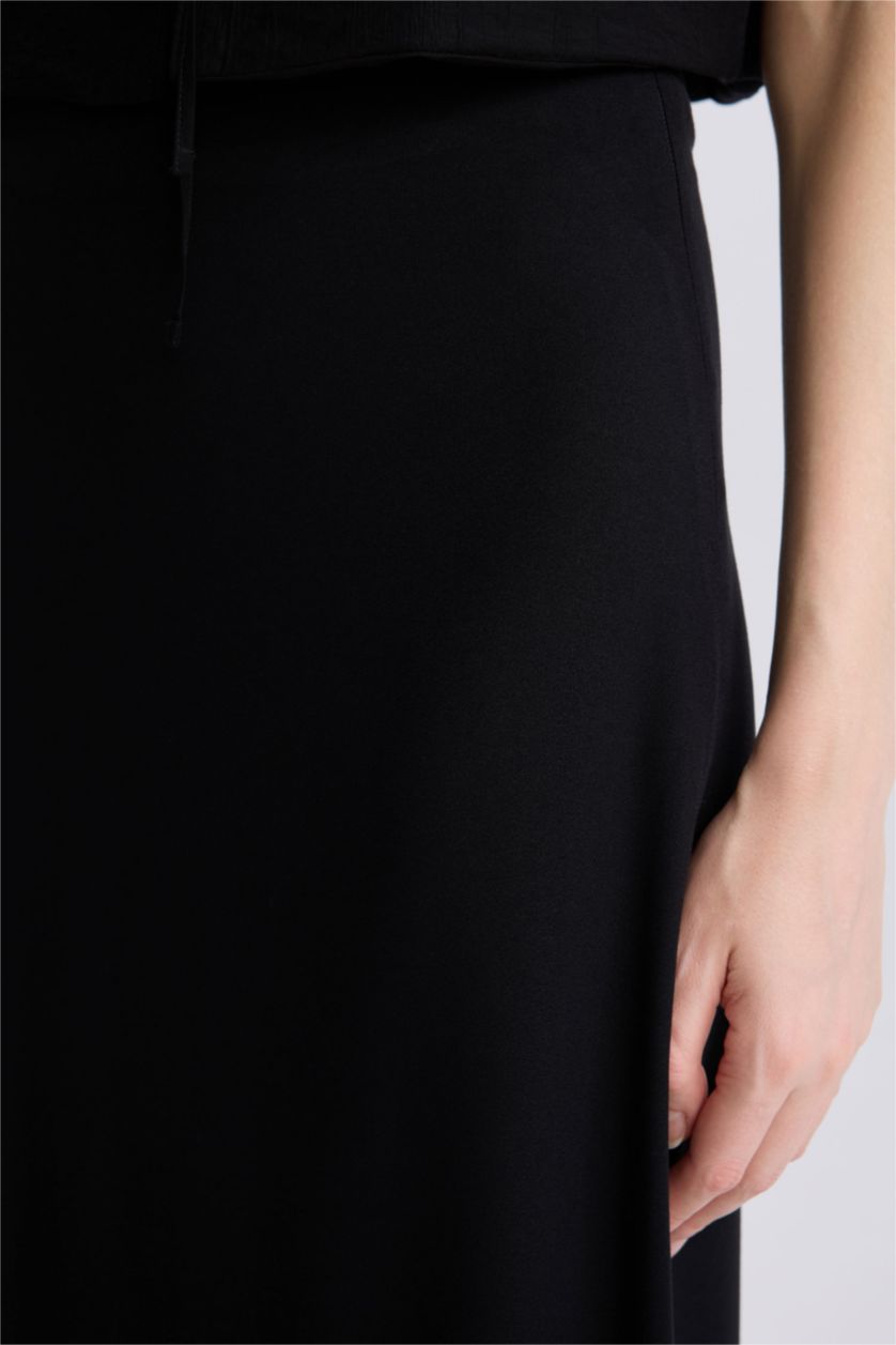 Woman Black A Cut Normal Waist Maxi Skirt