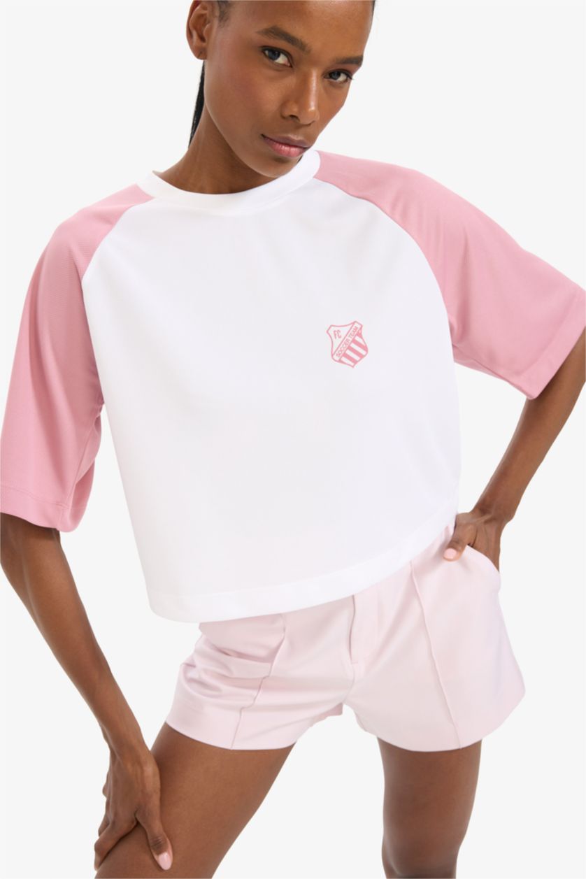 Kadın Beyaz Crop Bisiklet Yaka Baskılı Sporcu Kısa Kollu Tişört