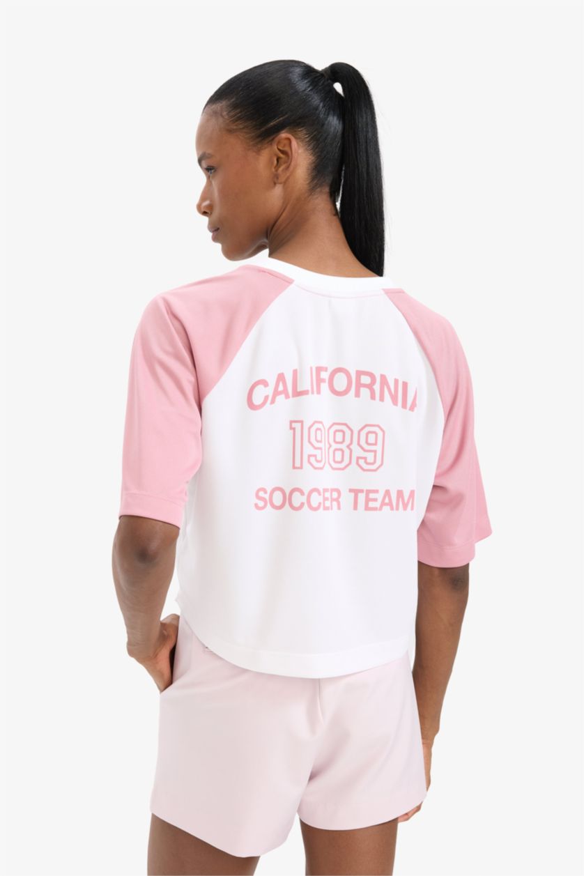 Kadın Beyaz Crop Bisiklet Yaka Baskılı Sporcu Kısa Kollu Tişört