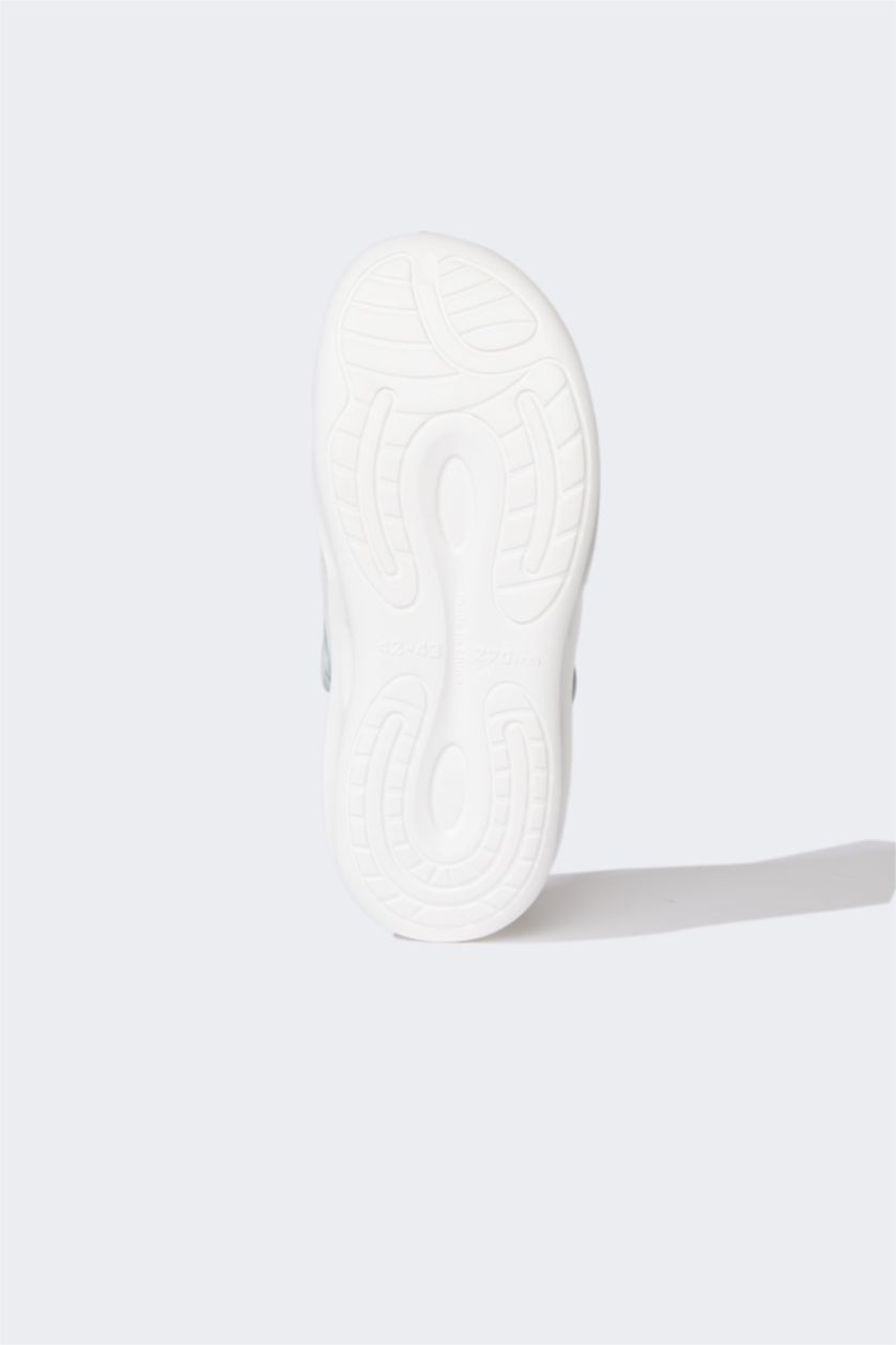 Man White Man Flat Sole Sandals