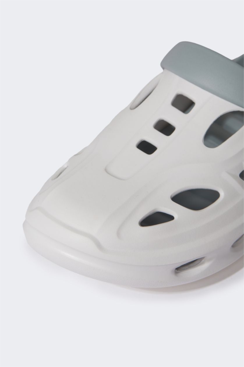 Man White Man Flat Sole Sandals