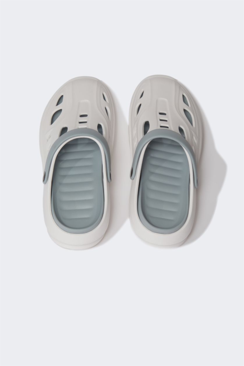 Man White Man Flat Sole Sandals