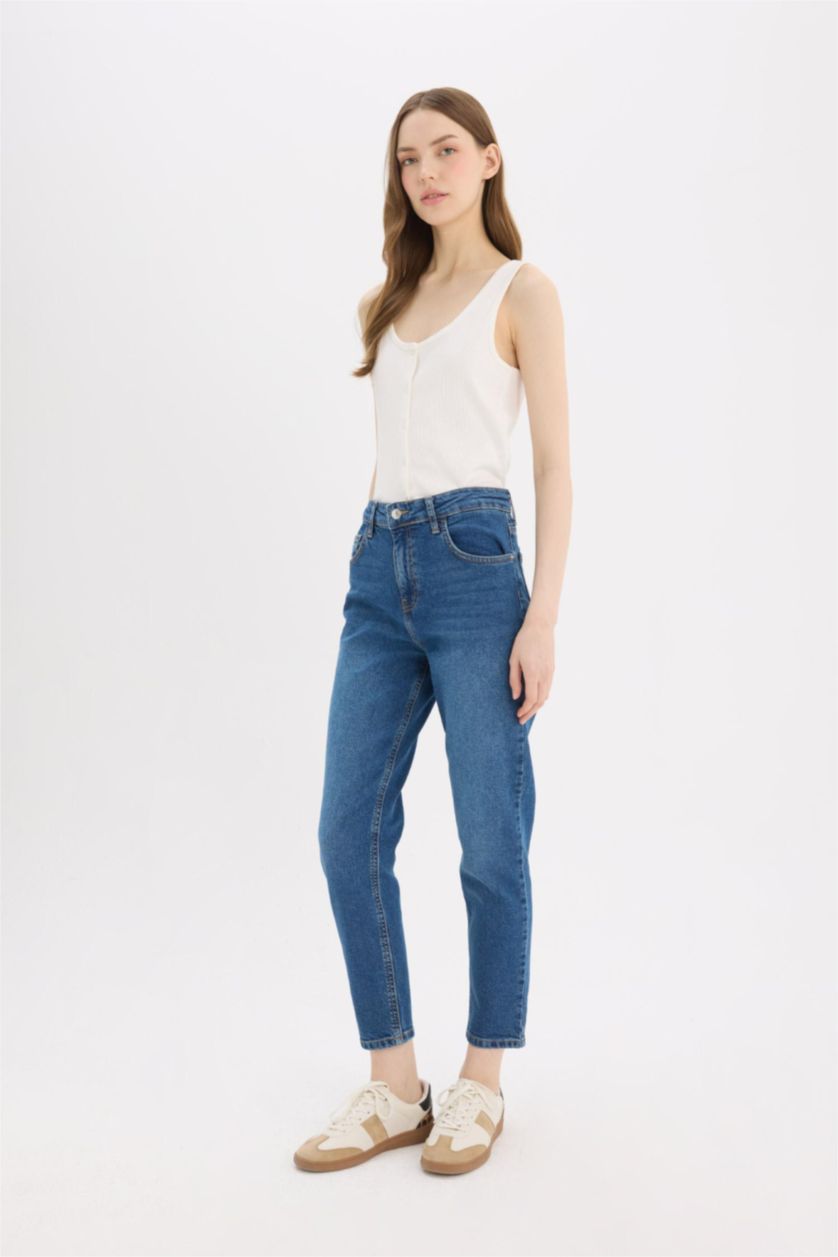 Woman Dark Blue Lina Comfort Mom Normal Waist Straight Leg Washed Jeans