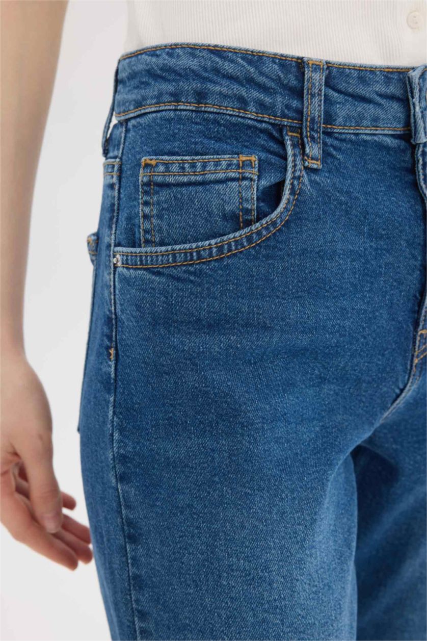 Woman Dark Blue Lina Comfort Mom Normal Waist Straight Leg Washed Jeans