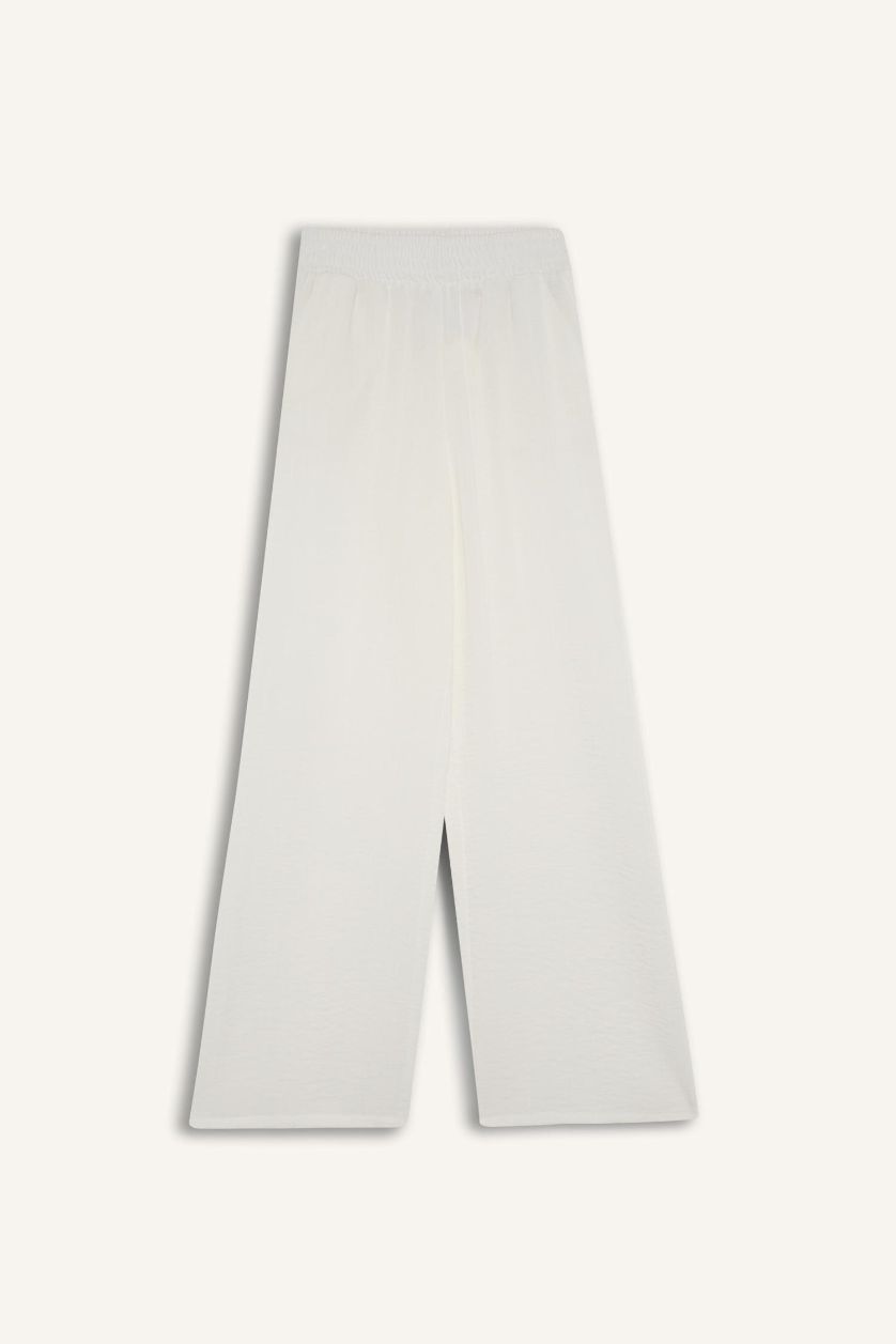 Woman White Wide Leg Normal Waist Standard Length Trousers