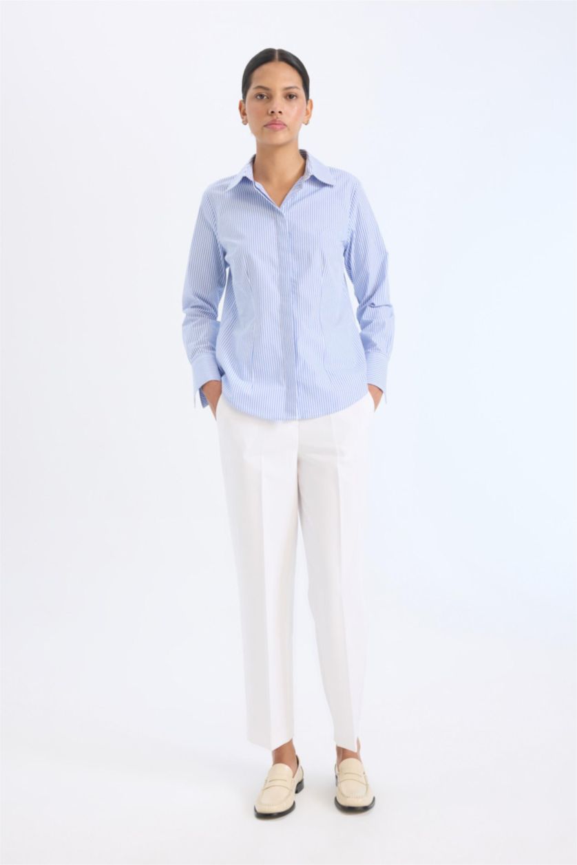 Woman White Straight Fit Regular Hem Double Pocket Crepe Trousers