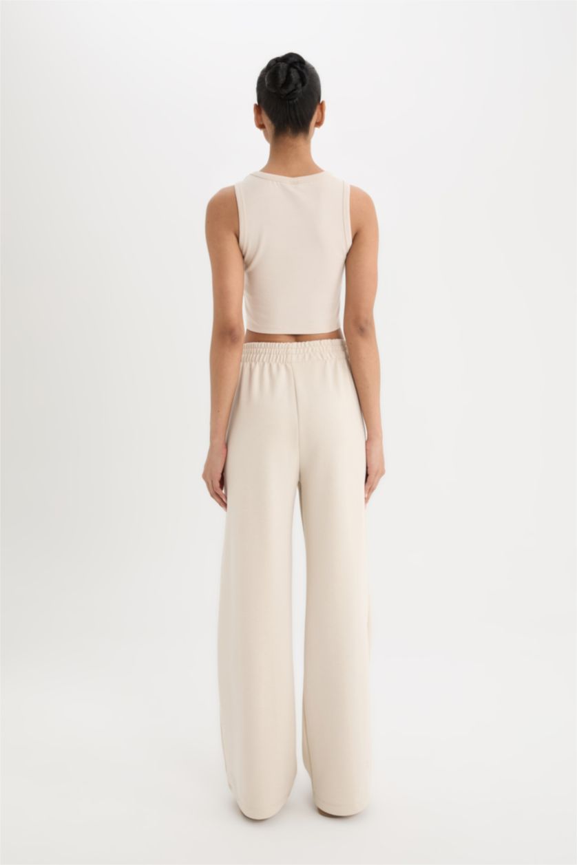 FEMME Beige Pantalon de jogging large de DeFactoFit