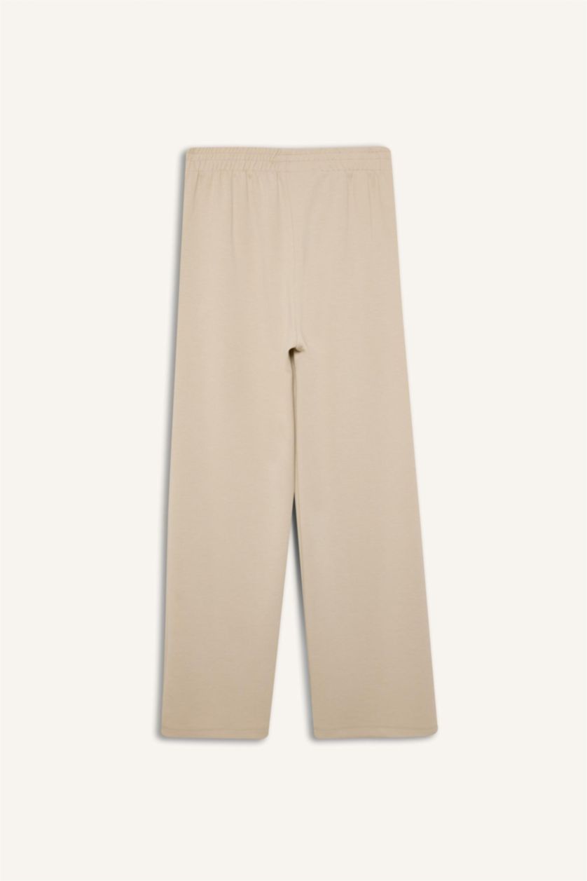 FEMME Beige Pantalon de jogging large de DeFactoFit