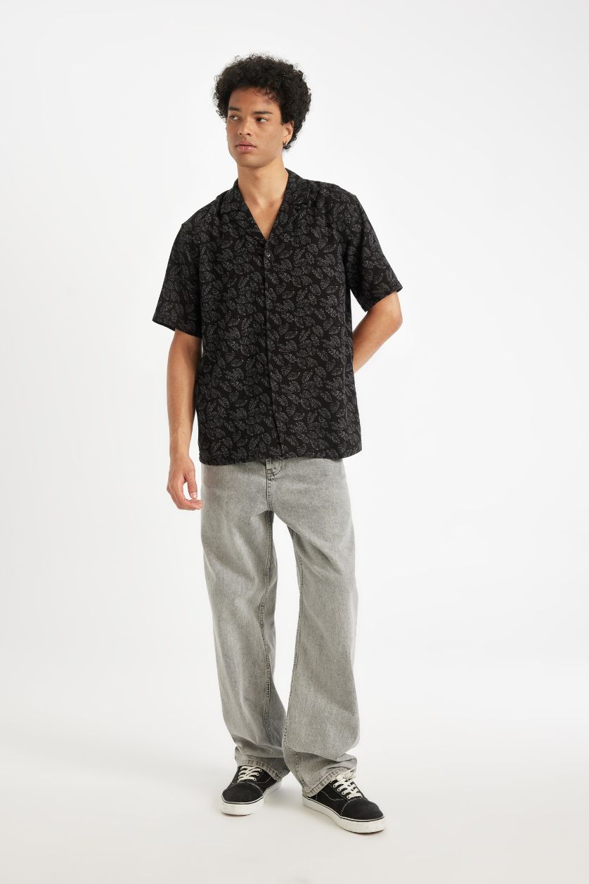 Erkek Siyah Regular Fıt Apaş Yaka Floral Poplin Kısa Kollu Gömlek