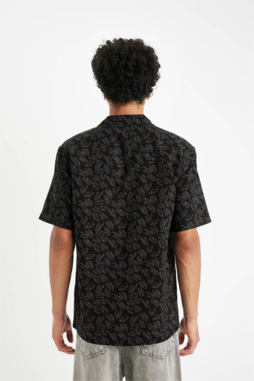 Erkek Siyah Regular Fıt Apaş Yaka Floral Poplin Kısa Kollu Gömlek