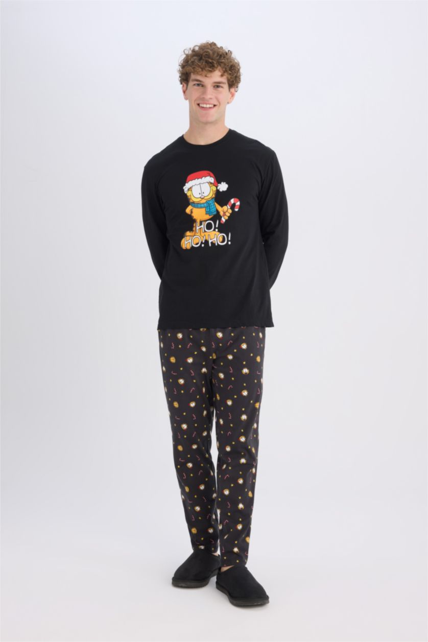 MAN Black Garfield Christmas Themed Top Bottom 2 Piece Pajama Set