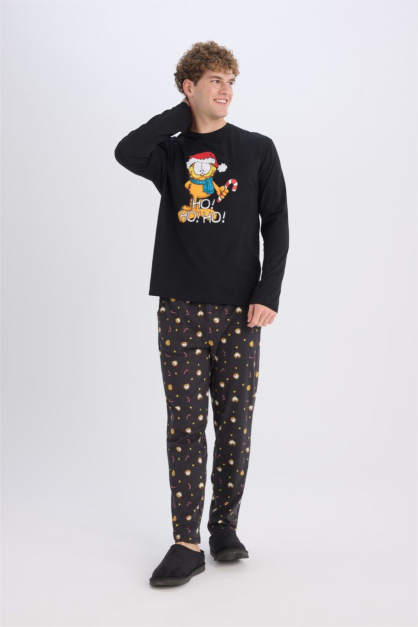 MAN Black Garfield Christmas Themed Top Bottom 2 Piece Pajama Set
