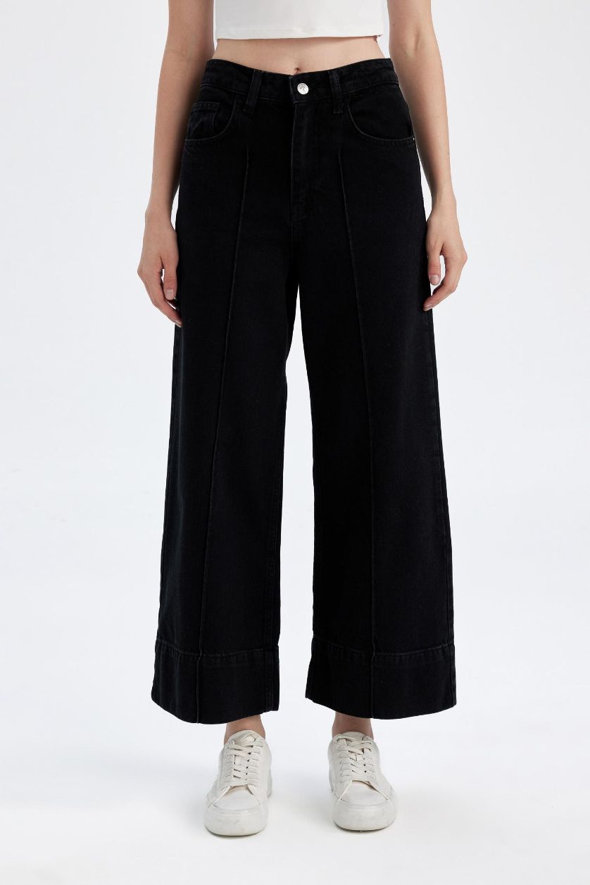 Kadın Siyah Kısa Geniş Paça Yüksek Bel Crop Jean Pantolon