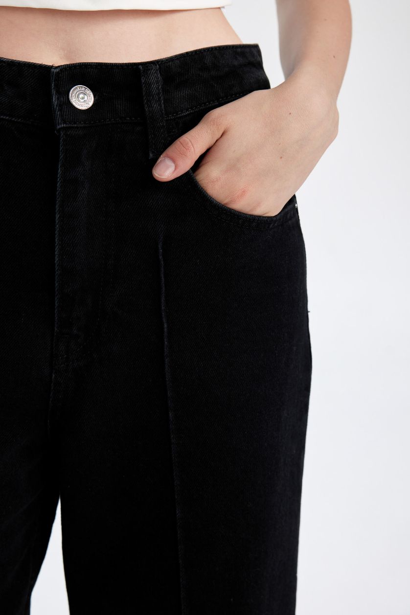 Kadın Siyah Kısa Geniş Paça Yüksek Bel Crop Jean Pantolon