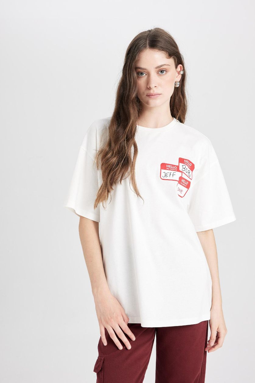 نساء اوف وايت تيشيرت نص كم مطبوع واسع برقبة مستديرة