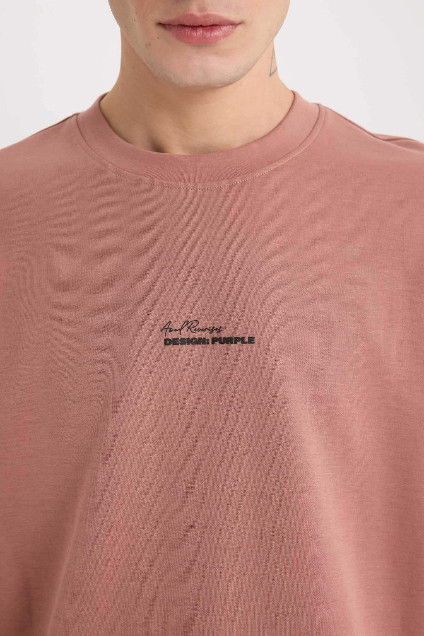 Мужчины Темно-розовый Футболка loose fit с круглым вырезом и лозунгом