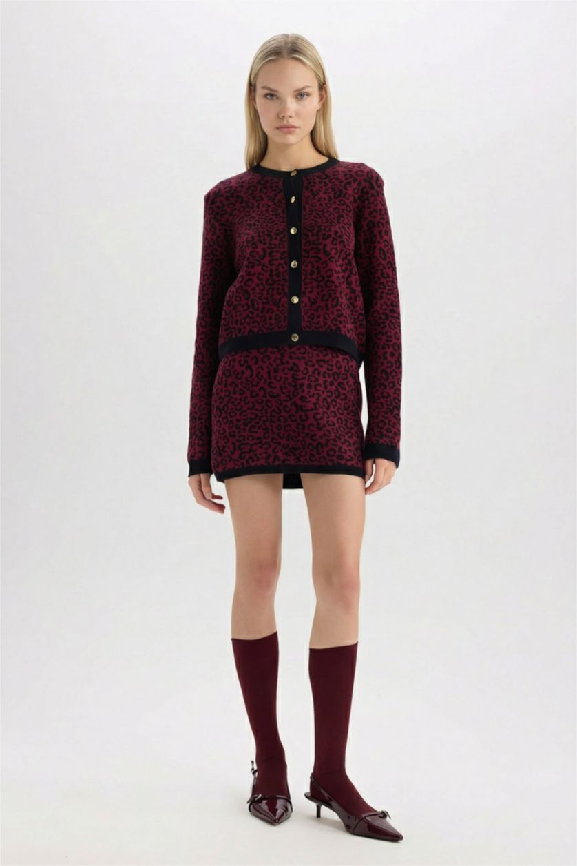 Woman Bordeaux Regular Fit Crew Neck Buttoned Knitwear Leopard Cardigan
