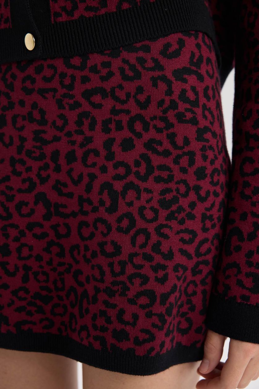 حريمي خمري جيبة تريكو قصيرة بقصة A