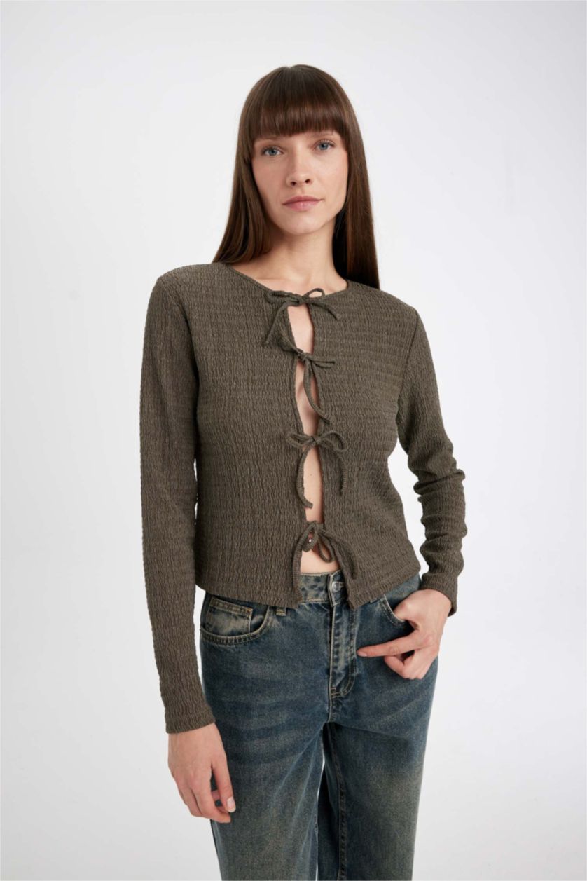 نساء كاكي فاتح تيشيرت كم طويل القماش المنسوج قصة عادية برقبة مستديرة