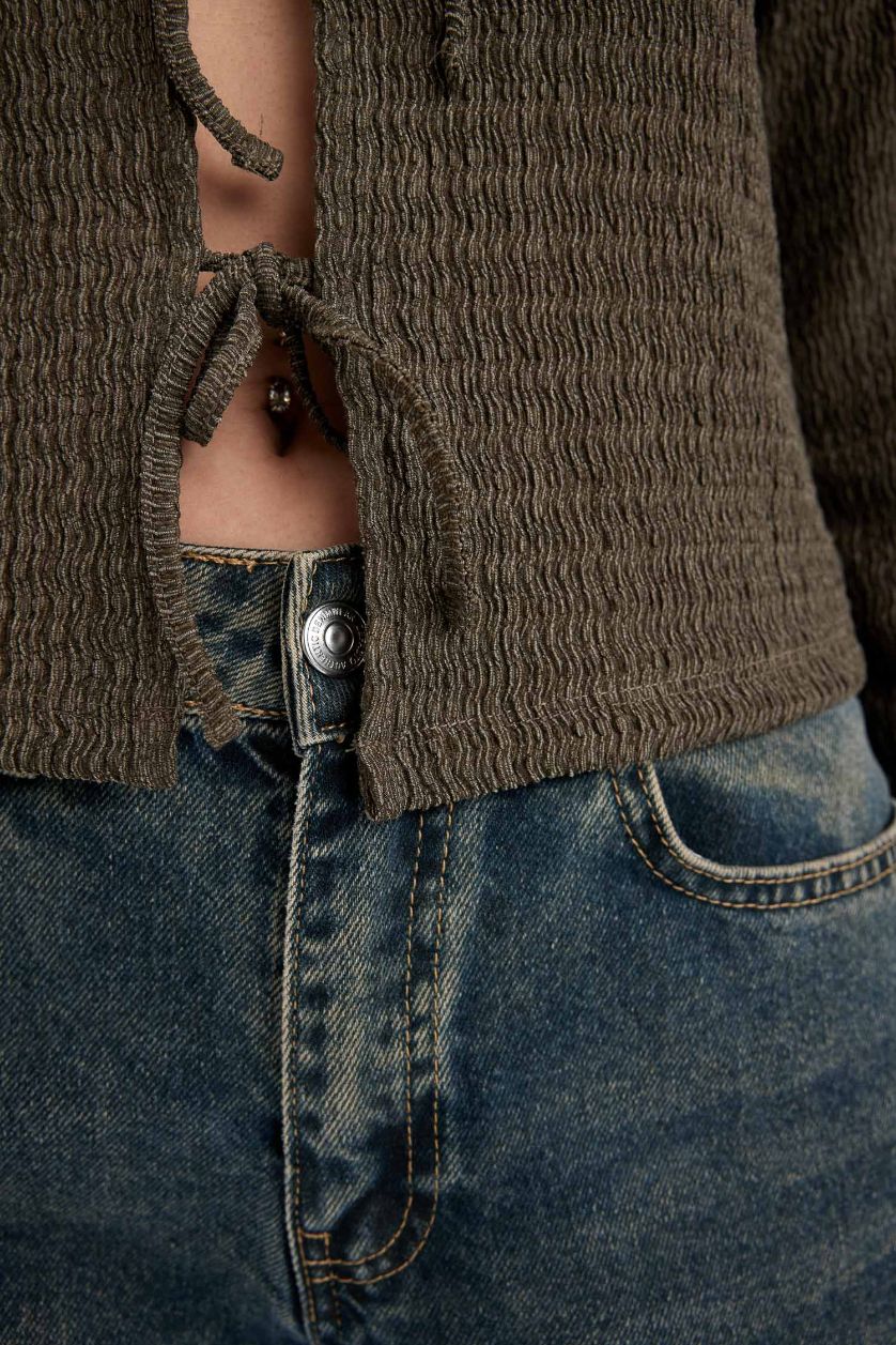 نساء كاكي فاتح تيشيرت كم طويل القماش المنسوج قصة عادية برقبة مستديرة