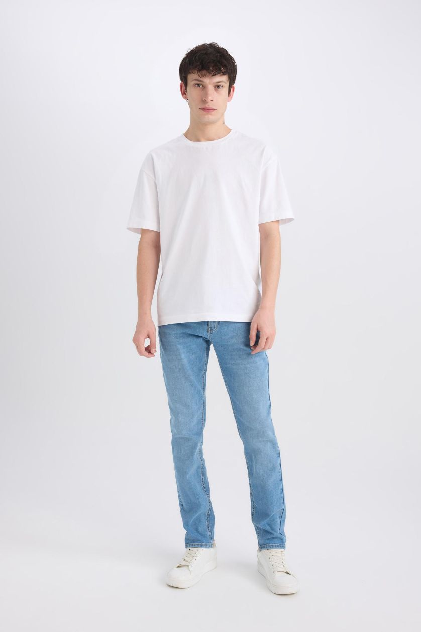 رجال أزرق فاتح بنطرون جينز بيدرو سليم فيت