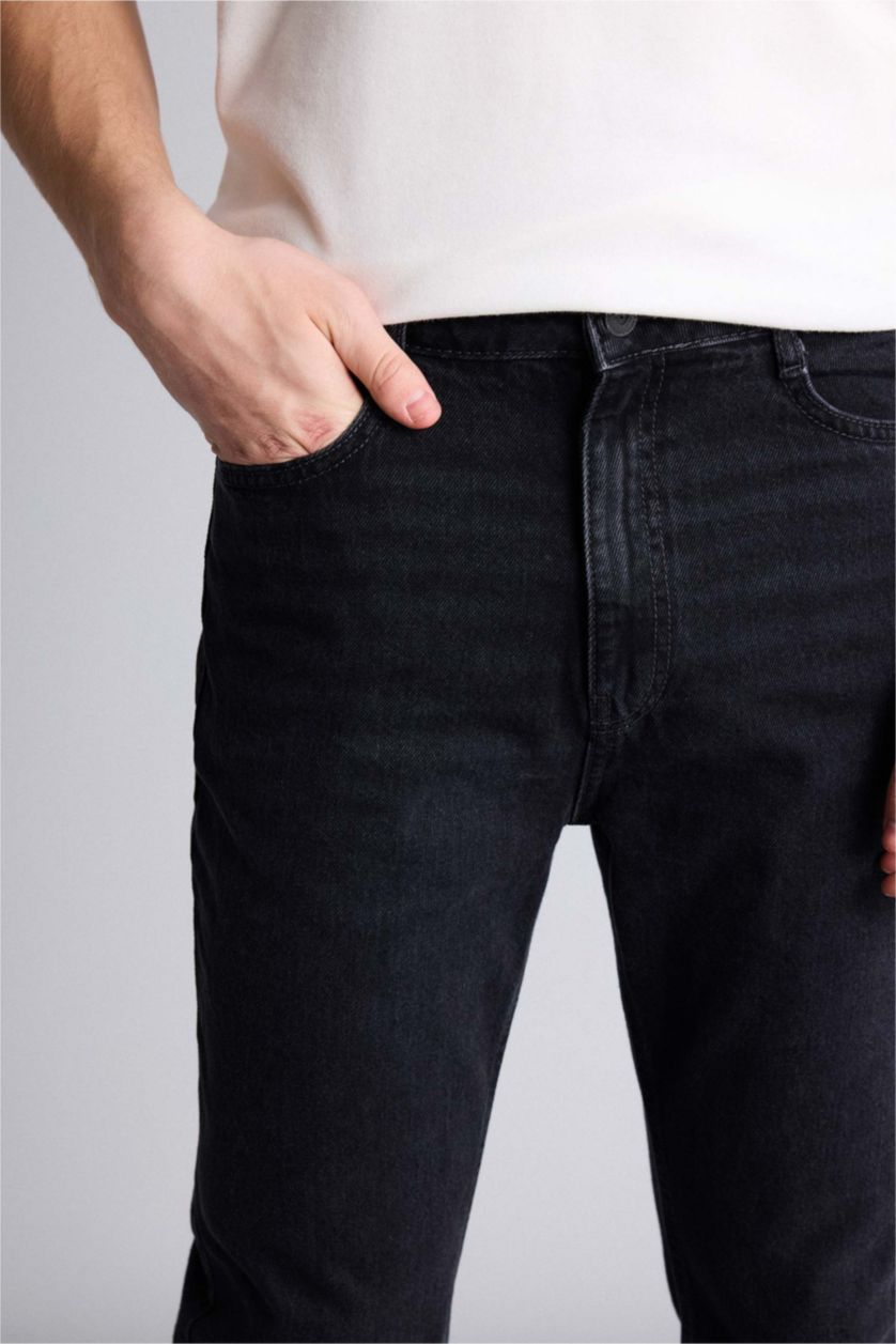 MAN Black 90’S Slim Fit Super Skinny Hem Denim Trousers
