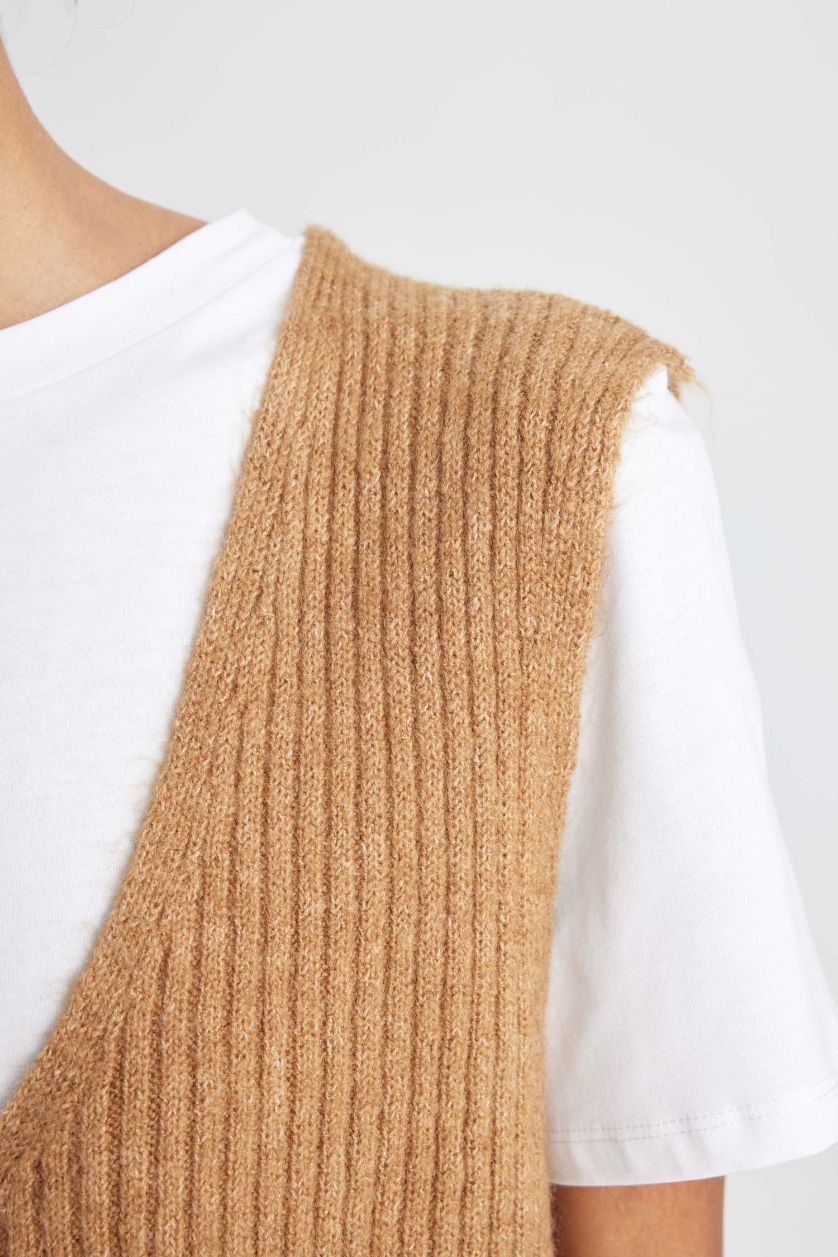 WOMAN Beige Regular Fit V Neck Basic Ribbed Knitted Pullover