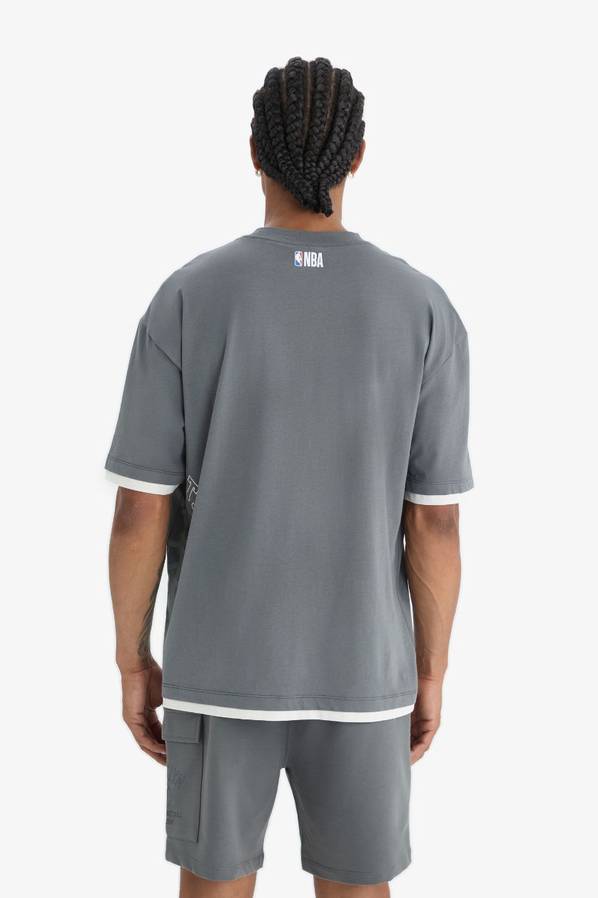 Erkek Koyu Gri NBA Brooklyn Nets Oversize Geniş Kalıp Bisiklet Yaka Kısa Kollu Tişört