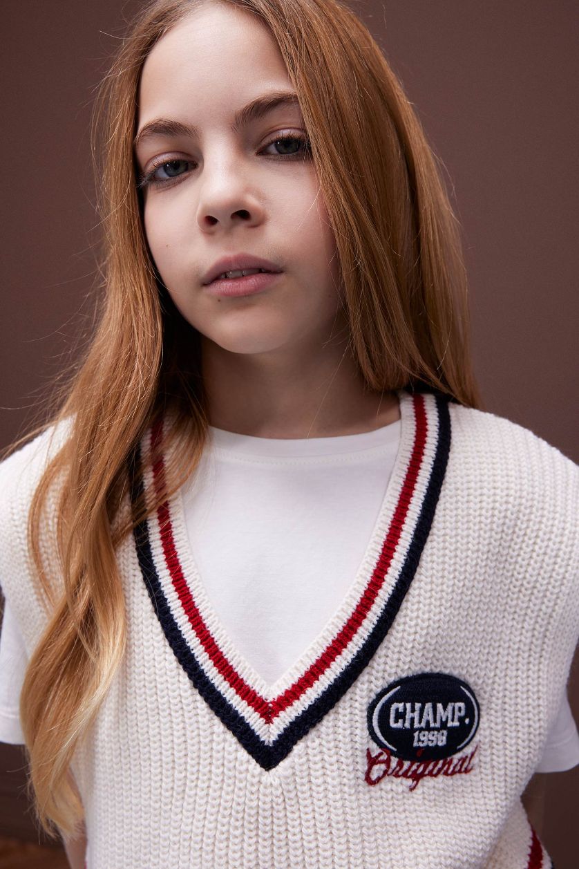 Kız Çocuk - Genç Kız Ekru V Yaka Nakışlı Triko Süveter Kız Çocuk