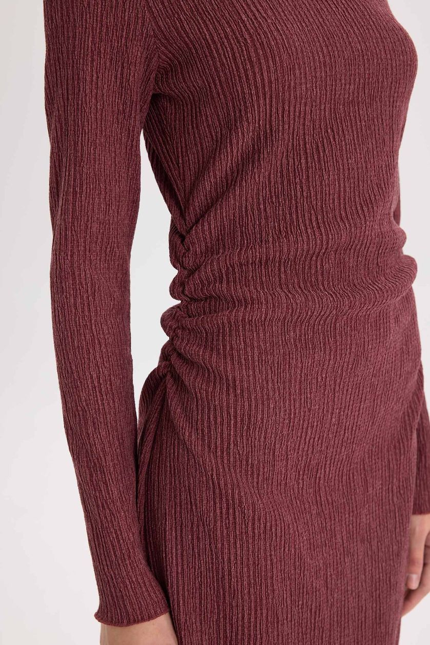 Kadın Bordo Bodycon Vücudu Saran Yarım Balıkçı Yaka Basıc Bürümcük Midi Bordo Elbise