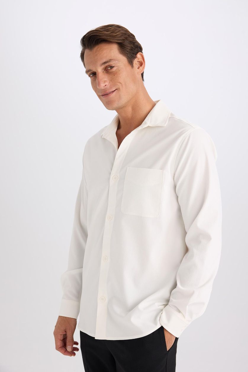 رجال اوف وايت قميص قصة عادية برقبة بولو