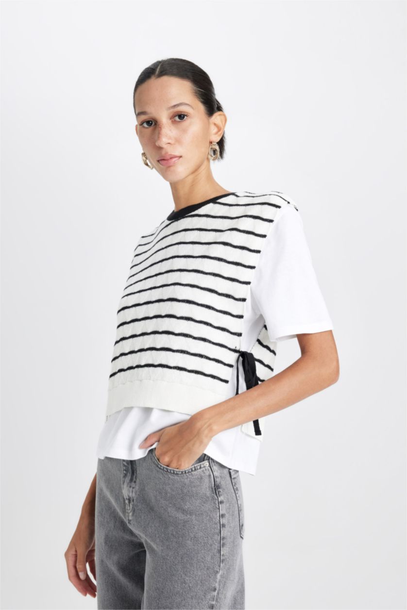 Kadın Ekru Regular Fit Bisiklet Yaka Çizgili Yan Bağcıklı Süveter