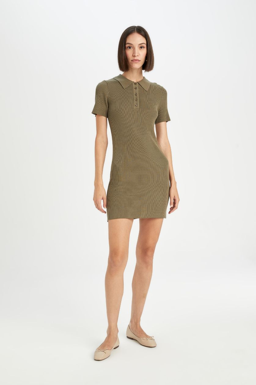 حريمي كاكي فستان قصير بيزك تريكو مضلع سليم فيت بياقة بولو