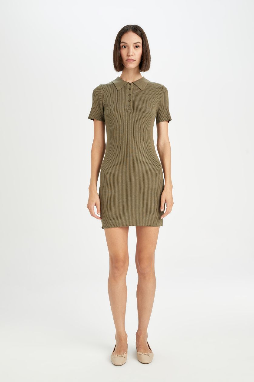 حريمي كاكي فستان قصير بيزك تريكو مضلع سليم فيت بياقة بولو