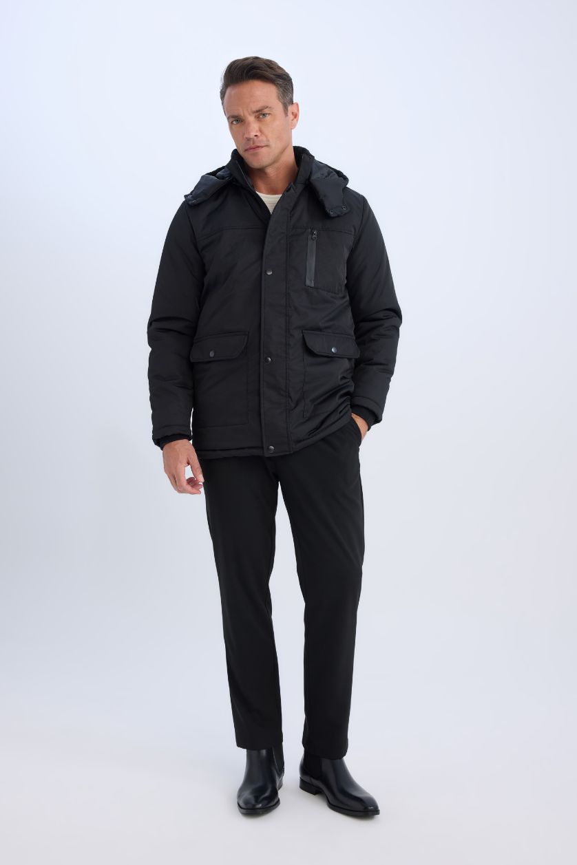 Erkek Siyah Su İtici Kapüşonlu Fermuarlı Çıtçıt Kapamalı Cepli Tafta Mont