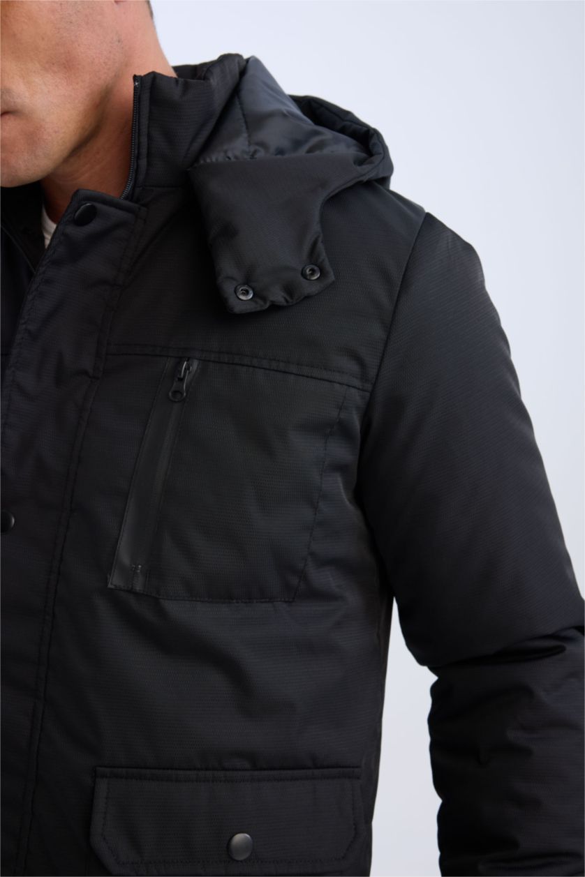 Erkek Siyah Su İtici Kapüşonlu Fermuarlı Çıtçıt Kapamalı Cepli Tafta Mont