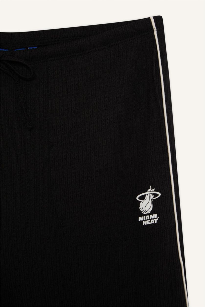 Kadın Siyah NBA Miami Heat Wide Leg Geniş Paça Çift Cepli Geniş Paça Standart Boy Krinkıl İnce Pantolon