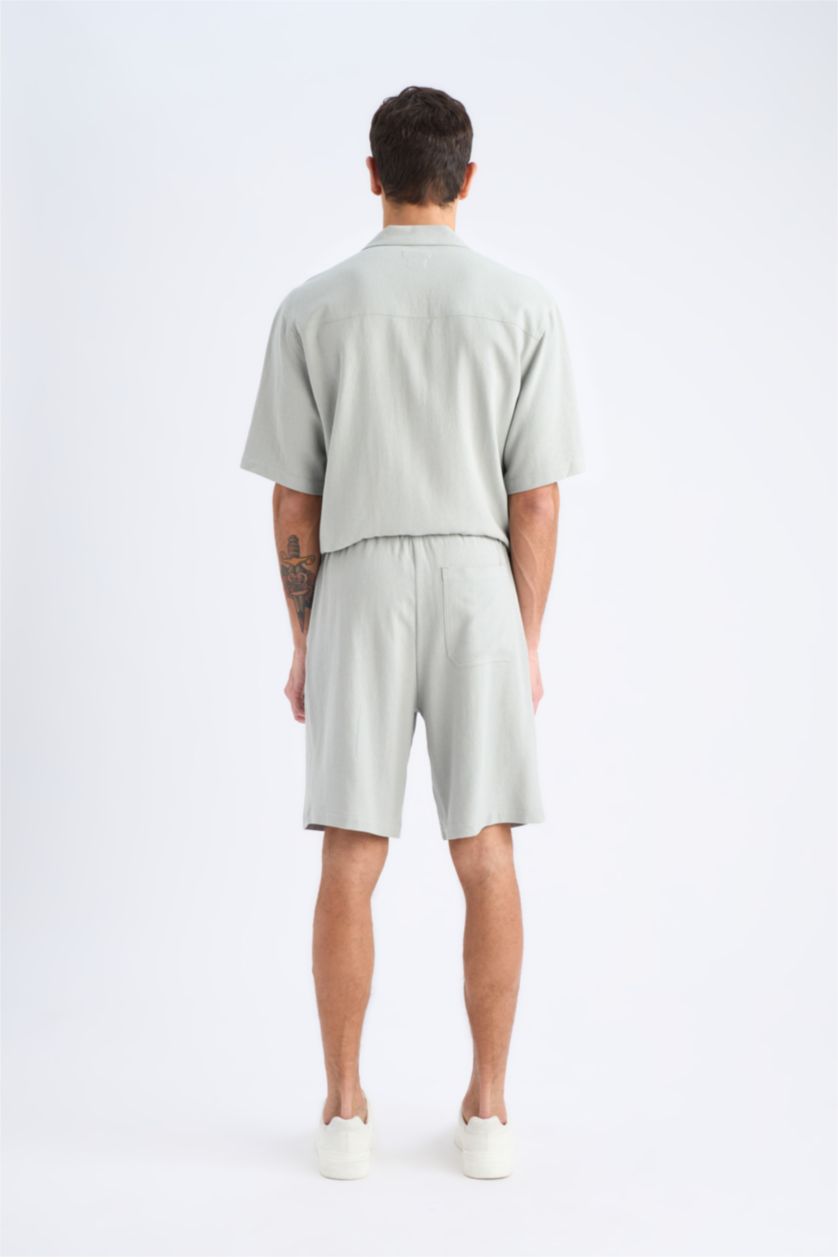رجال كاكي فاتح شورت قصة مريحة من مزيج الكتان