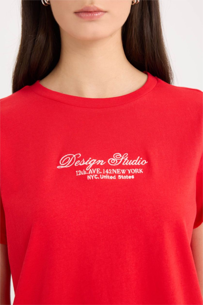 نساء أحمر تيشيرت نص ردن بطبعة شعار قصة عادية بياخة مستديرة