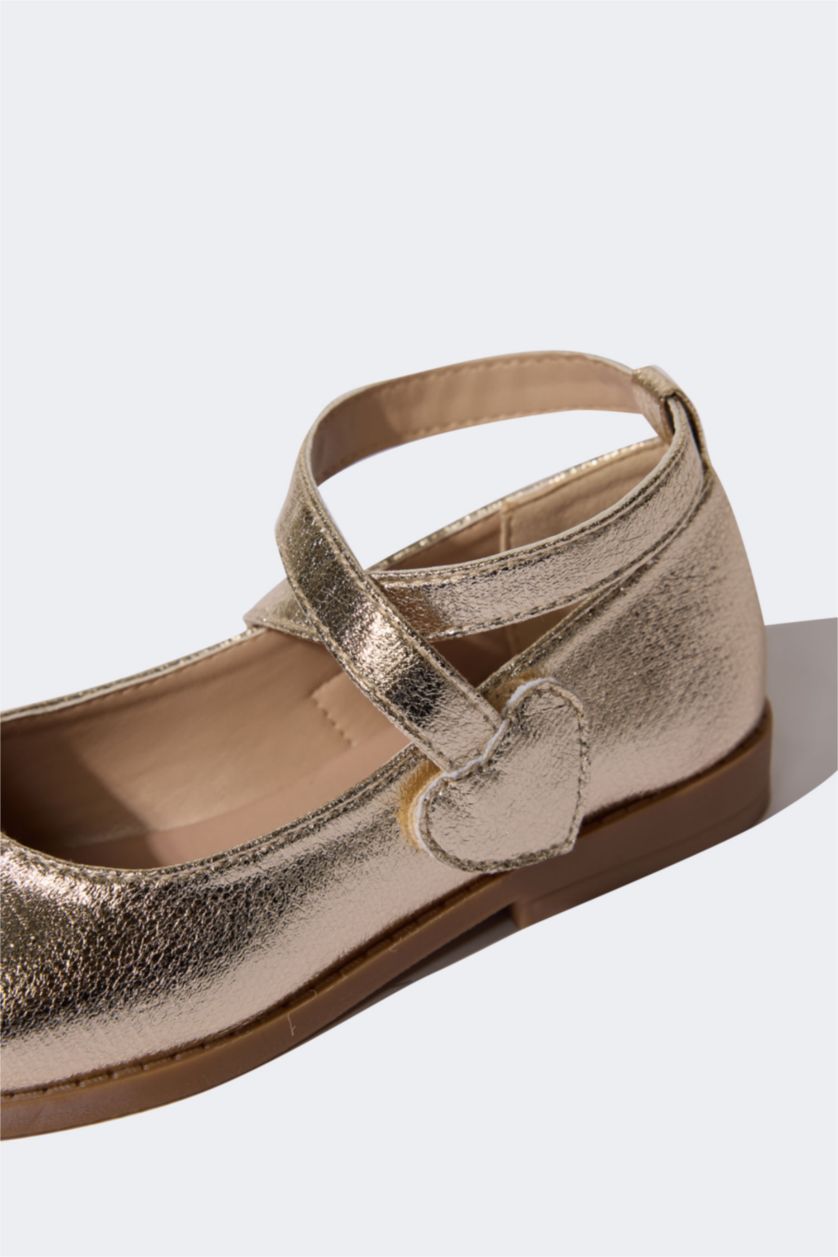 Девочки и подростки Золотой Детские сандалии на плоской подошве из искусственной кожи для девочек