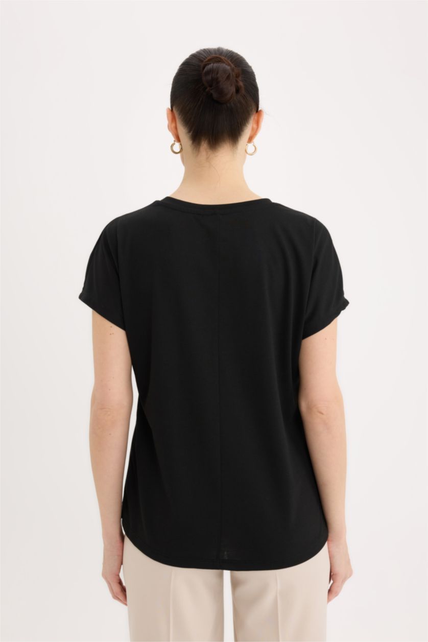 Kadın Siyah Bisiklet Yaka Kelebek Baskılı Kısa Kollu Tişört