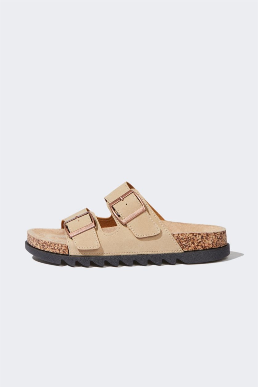 FEMME Beige Sandales en similicuir à semelles plates pour femme