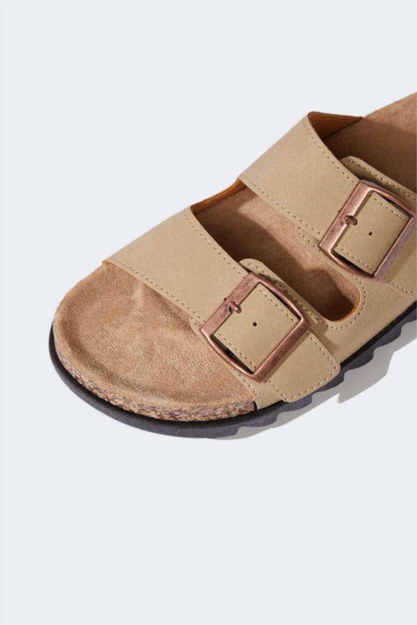 FEMME Beige Sandales en similicuir à semelles plates pour femme