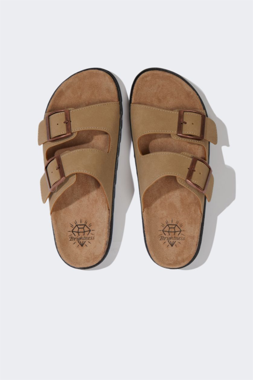 FEMME Beige Sandales en similicuir à semelles plates pour femme