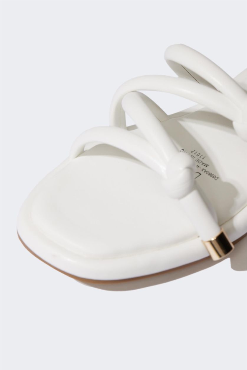 Kadın Kırık Beyaz Kadın Düz Taban Suni Deri Terlik