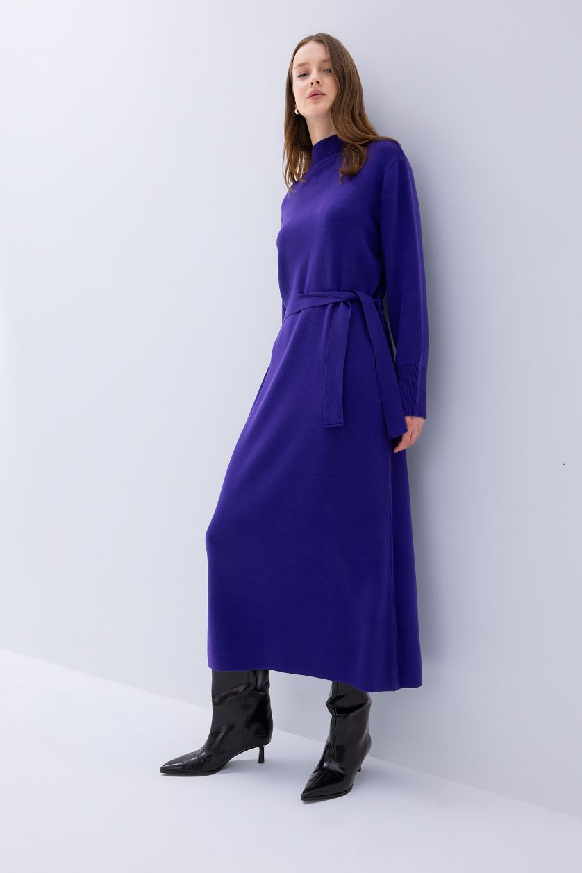 FEMME Violet Robe longue en tricot à manches longues et demi-col roulé Coupe régulière à taille nouée