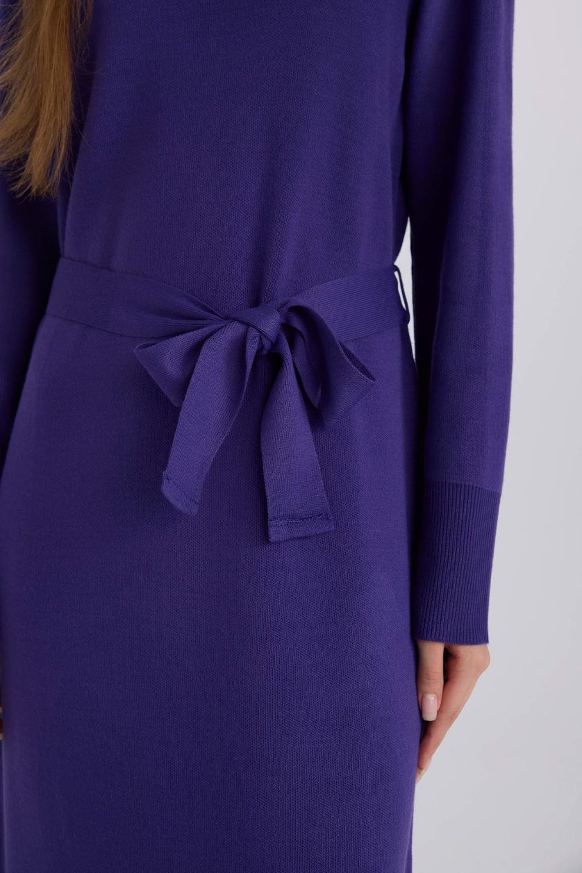 FEMME Violet Robe longue en tricot à manches longues et demi-col roulé Coupe régulière à taille nouée