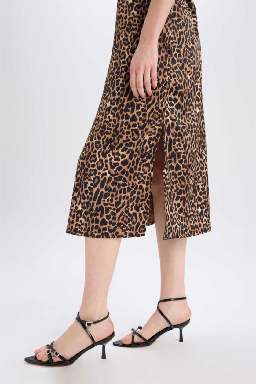 Woman Black Animal Satin Sleeveless Midi Dress