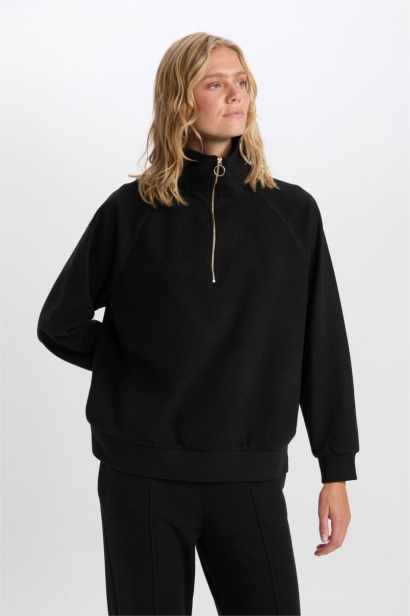 Kadın Siyah Regular Fit Yarım Fermuarlı Dik Yaka Basic Düz Sweatshirt